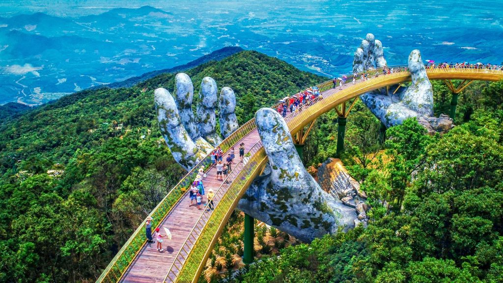 Bạn đã biết về Cầu vàng - Golden Bridge ở Đà Nẵng chưa? 1 cau vang da nang la mot trong nhung noi dang ghe tham nhat nam 2018 theo tap chi time 1024x576 1